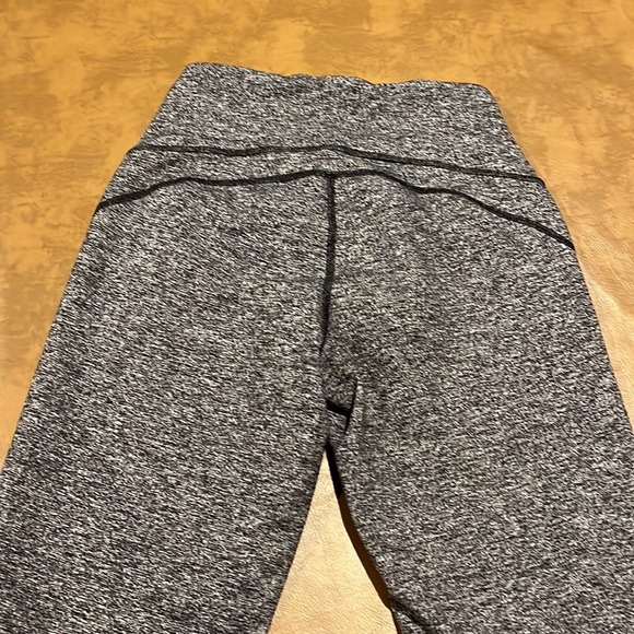 Lululemon Heather Grey Full Length Leggings - Picture 4 of 6